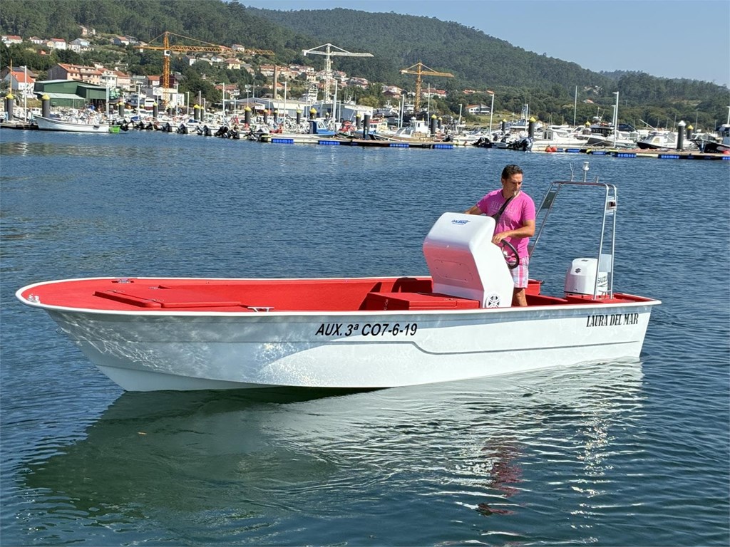Foto 2 Planeadora gallega 5,70 